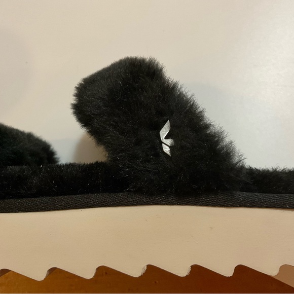 Black Koolaburra by Ugg furry slippers. - Picture 5 of 9